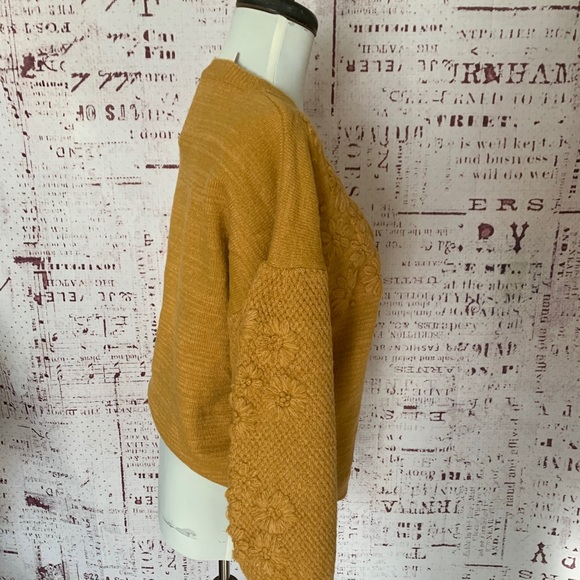 FLOWERS STITCHED PUFF SLEEVES KNIT SWEATER - Picture 5 of 7